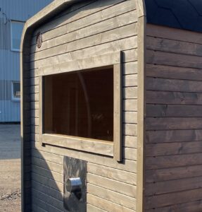 Glass 60 cm x 148 cm.